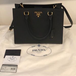 Prada Borsa A Mano Black Saffiano Leather Tote